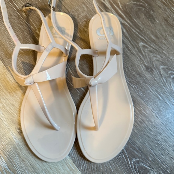 Sandals - Picture 1 of 2